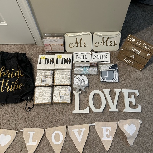 Wedding items - Picture 2 of 10